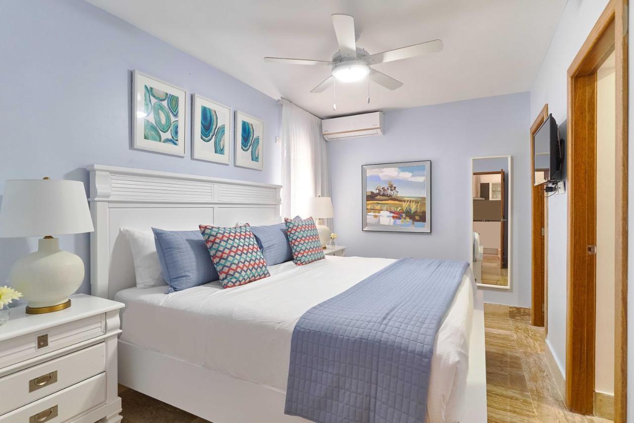 Costa Atlantica Punta Cana - Beach Vacation Condos 외부 사진