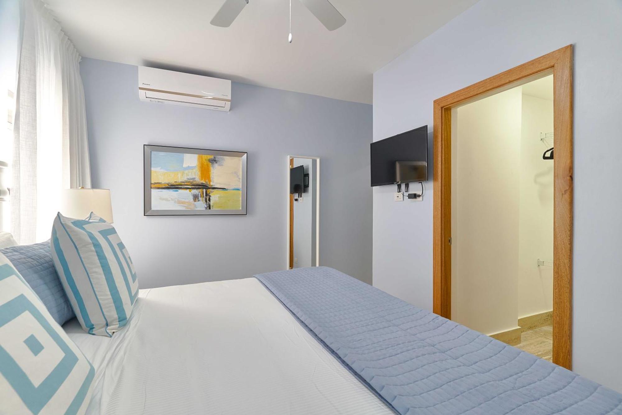 Costa Atlantica Punta Cana - Beach Vacation Condos 외부 사진