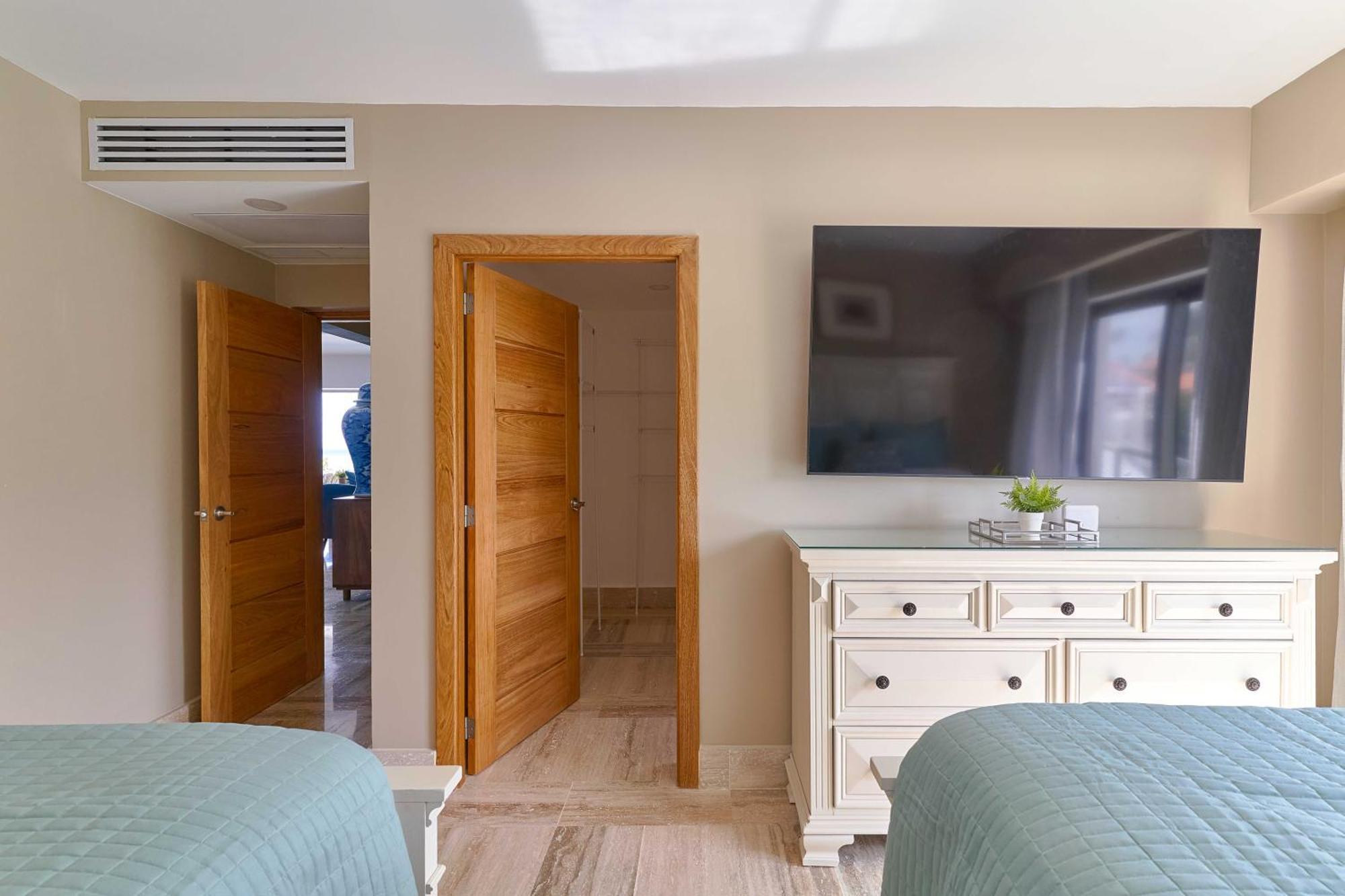 Costa Atlantica Punta Cana - Beach Vacation Condos 외부 사진